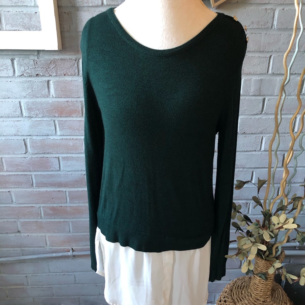 Apt. 9 woman’s size medium green sweater